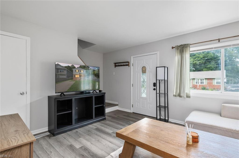 Photo 7 of 20 residential for sale in Hampton virginia