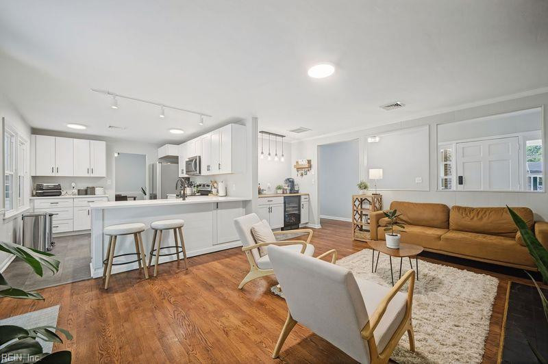 Photo 6 of 37 residential for sale in Virginia Beach virginia