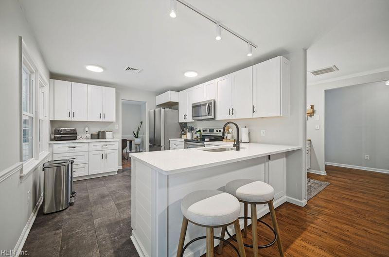 Photo 9 of 37 residential for sale in Virginia Beach virginia