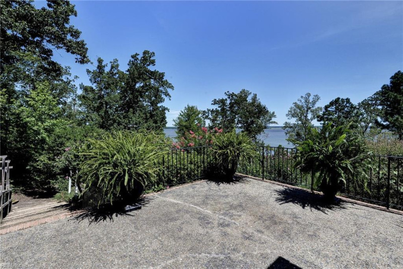 Photo 16 of 50 residential for sale in James City County virginia