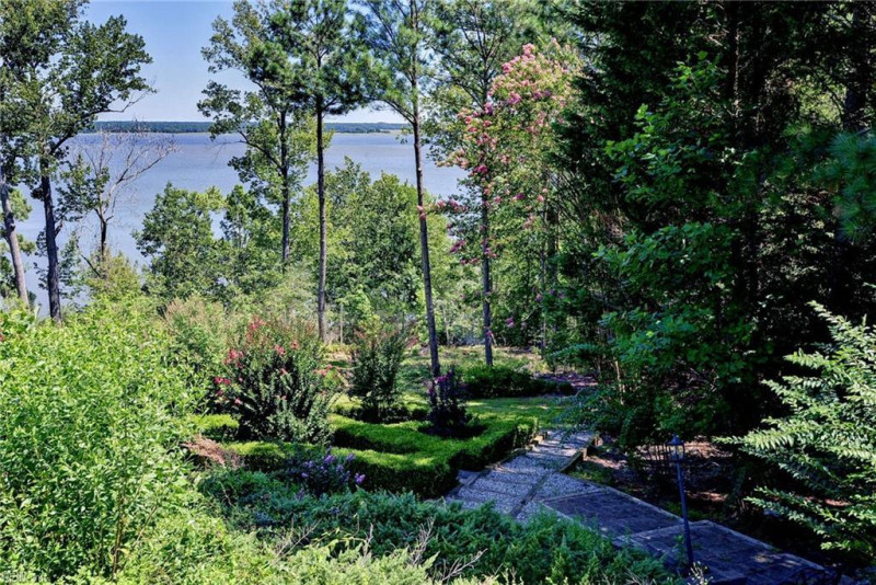 Photo 44 of 50 residential for sale in James City County virginia