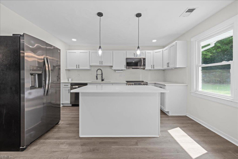 Photo 13 of 46 residential for sale in Suffolk virginia