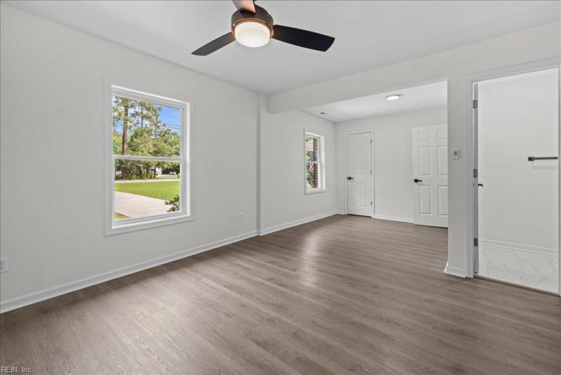 Photo 25 of 46 residential for sale in Suffolk virginia