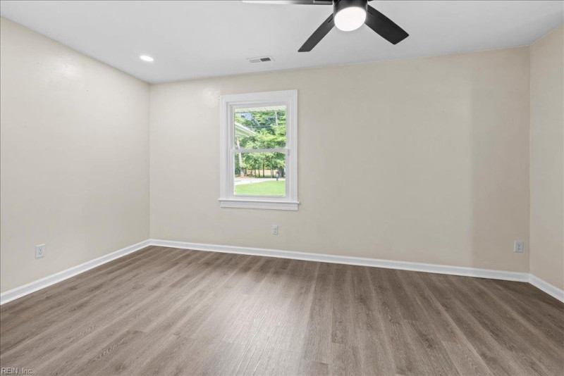 Photo 31 of 46 residential for sale in Suffolk virginia