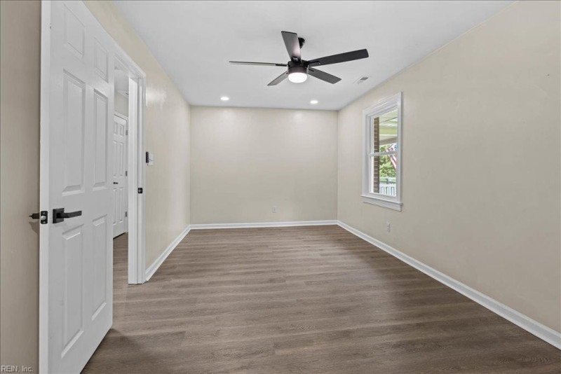 Photo 33 of 46 residential for sale in Suffolk virginia