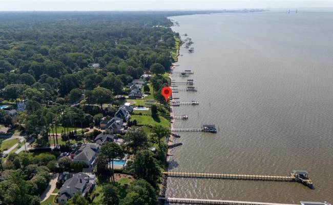 803 Riverside Drive, Newport News, VA 23606