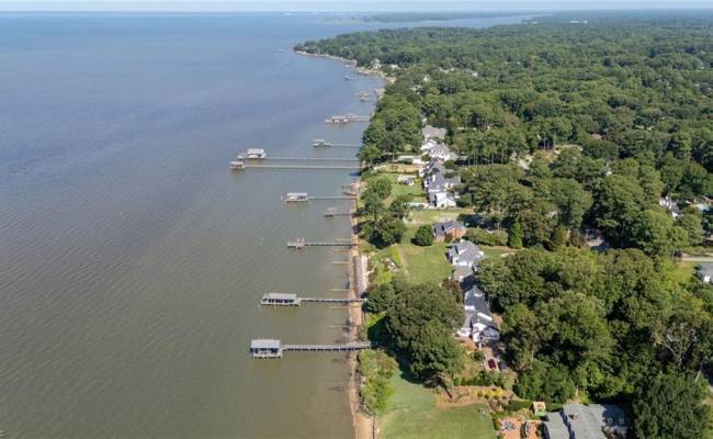 803 Riverside Drive, Newport News, VA 23606