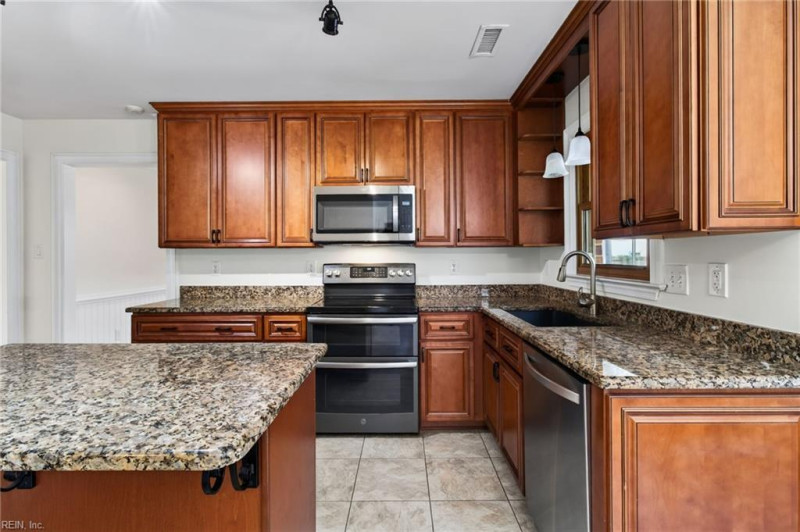 Photo 17 of 36 residential for sale in Chesapeake virginia Photo 17 of 36 residential for sale in Chesapeake virginia