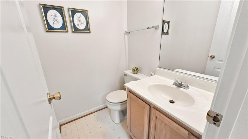 Photo 17 of 33 residential for sale in Chesapeake virginia Photo 17 of 33 residential for sale in Chesapeake virginia