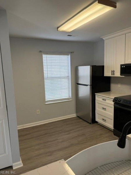 Photo 13 of 31 residential for sale in Virginia Beach virginia
