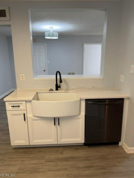 Photo 15 of 31 residential for sale in Virginia Beach virginia
