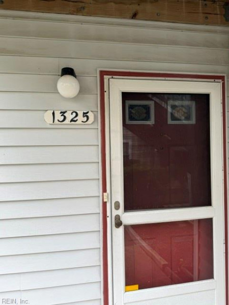 Photo 3 of 31 residential for sale in Virginia Beach virginia