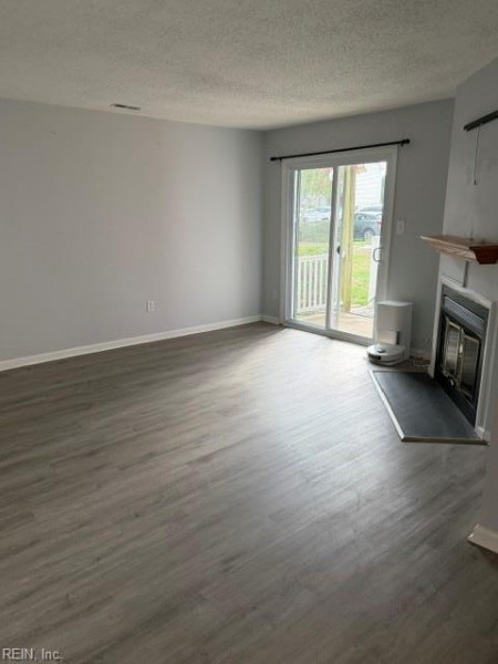 Photo 5 of 31 residential for sale in Virginia Beach virginia