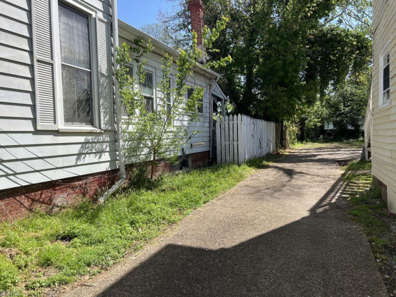 Photo 11 of 38 residential for sale in Suffolk virginia