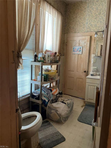 Photo 35 of 38 residential for sale in Suffolk virginia