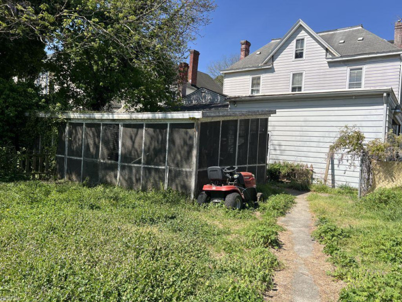 Photo 7 of 38 residential for sale in Suffolk virginia
