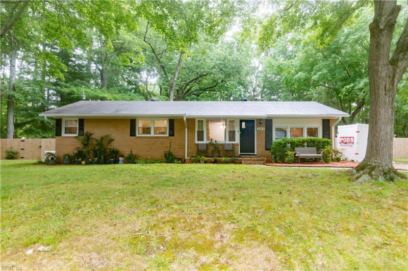 Photo 2 of 27 residential for sale in York County virginia