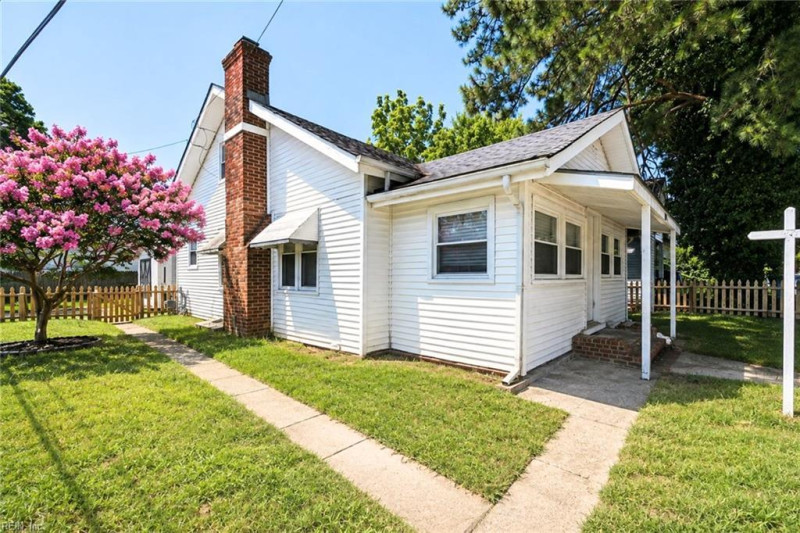 Photo 1 of 36 residential for sale in Norfolk virginia
