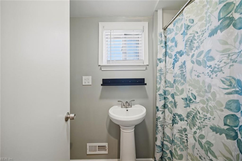 Photo 22 of 36 residential for sale in Norfolk virginia
