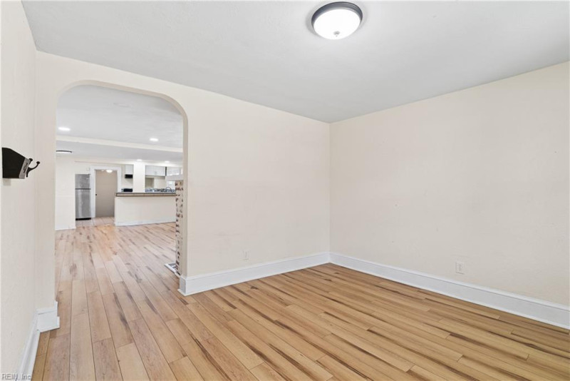 Photo 13 of 41 residential for sale in Norfolk virginia