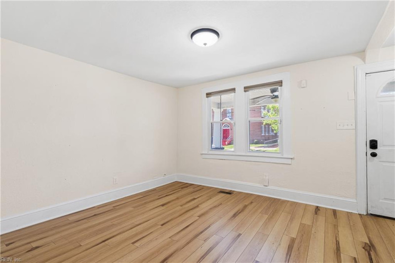 Photo 14 of 41 residential for sale in Norfolk virginia