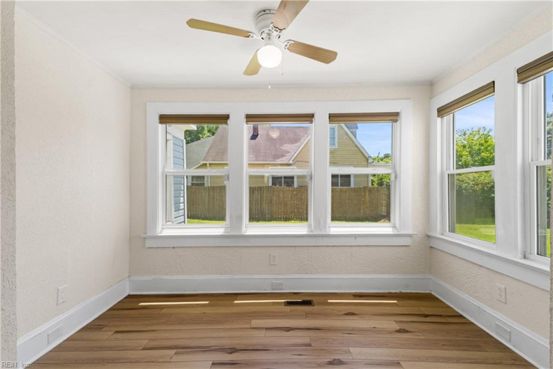 Photo 17 of 41 residential for sale in Norfolk virginia