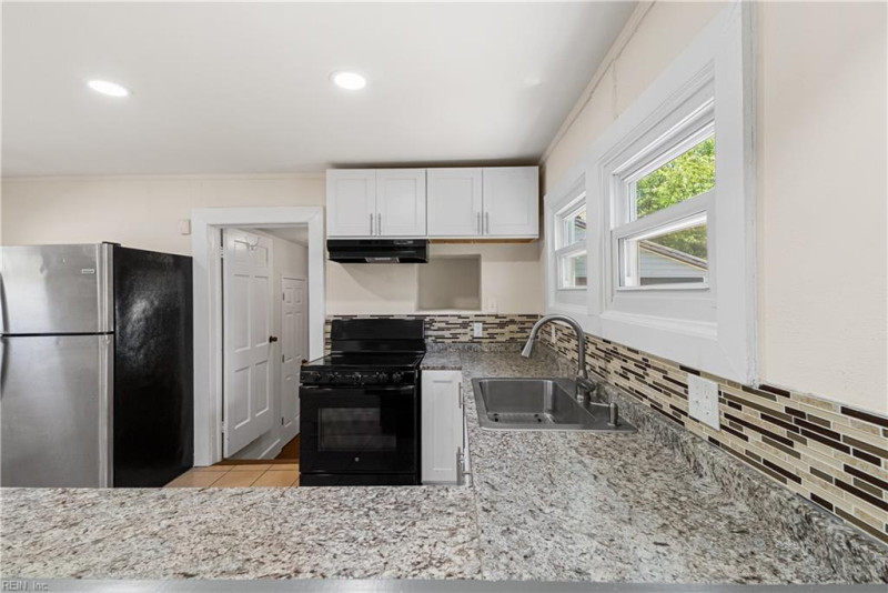 Photo 21 of 41 residential for sale in Norfolk virginia