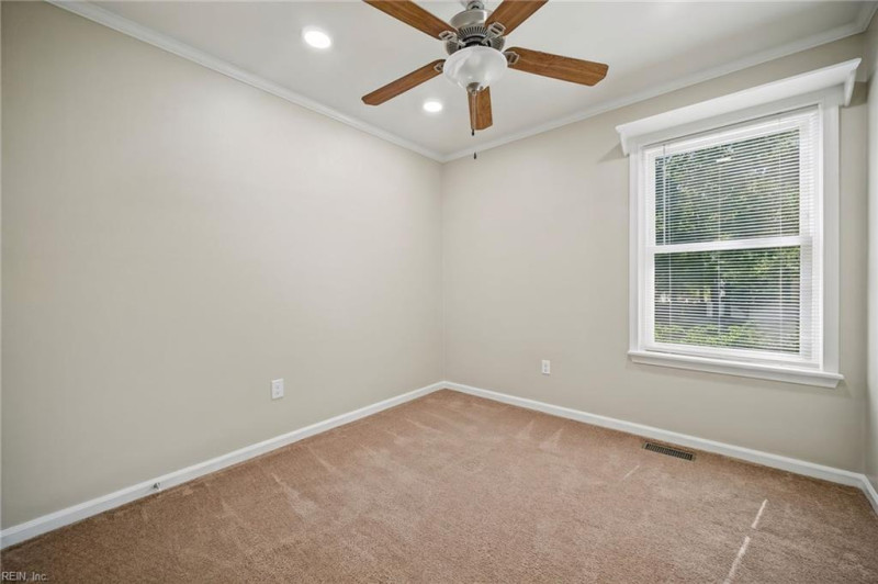 Photo 12 of 19 residential for sale in Chesapeake virginia