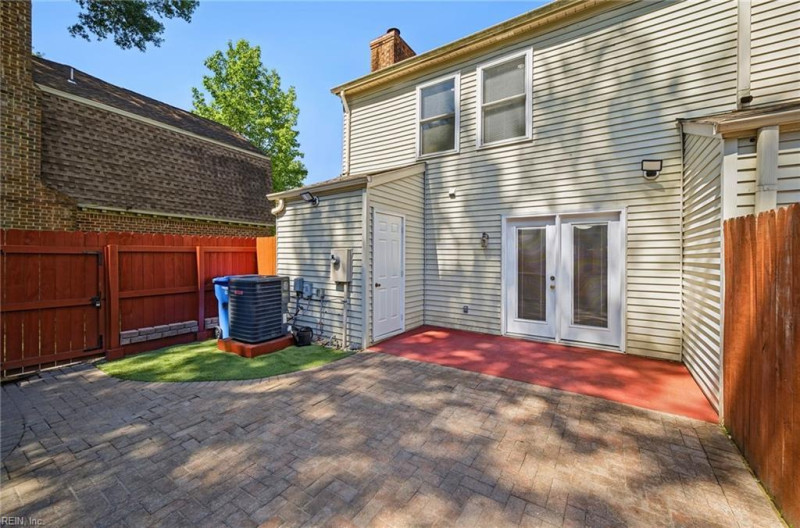 Photo 16 of 19 residential for sale in Chesapeake virginia
