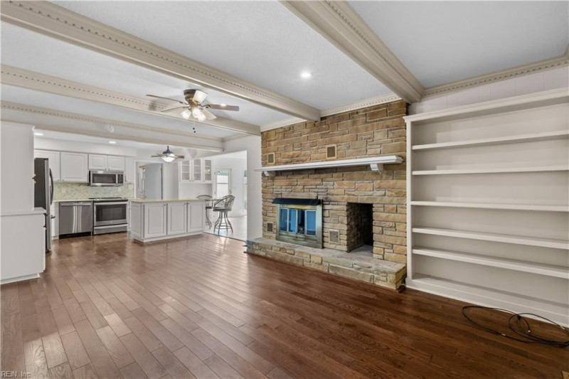 Photo 10 of 47 residential for sale in Virginia Beach virginia