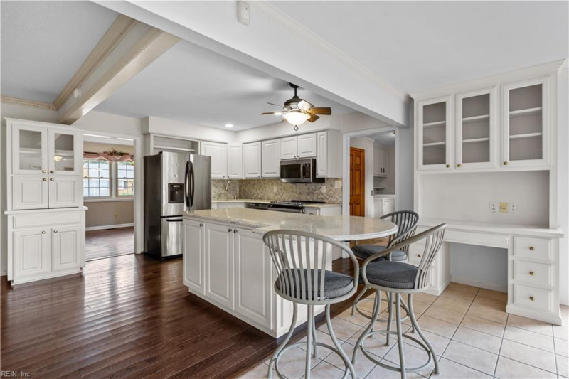 Photo 12 of 47 residential for sale in Virginia Beach virginia