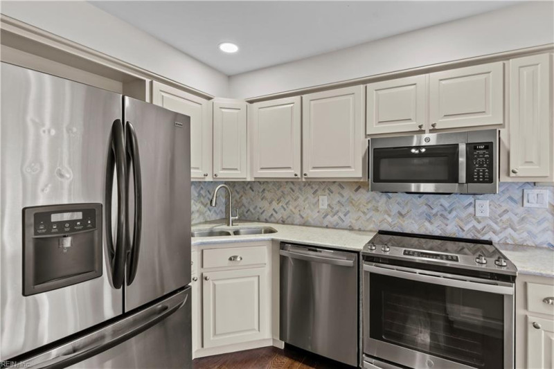 Photo 13 of 47 residential for sale in Virginia Beach virginia