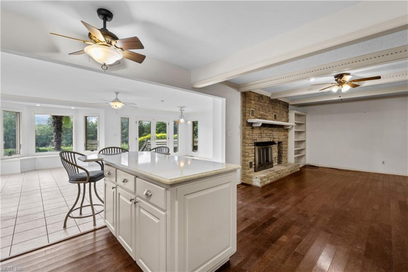 Photo 14 of 47 residential for sale in Virginia Beach virginia