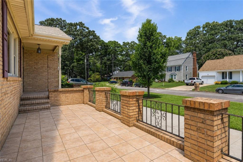 Photo 4 of 47 residential for sale in Virginia Beach virginia