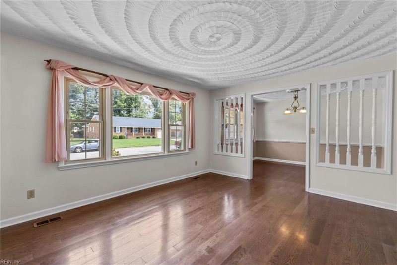 Photo 6 of 47 residential for sale in Virginia Beach virginia