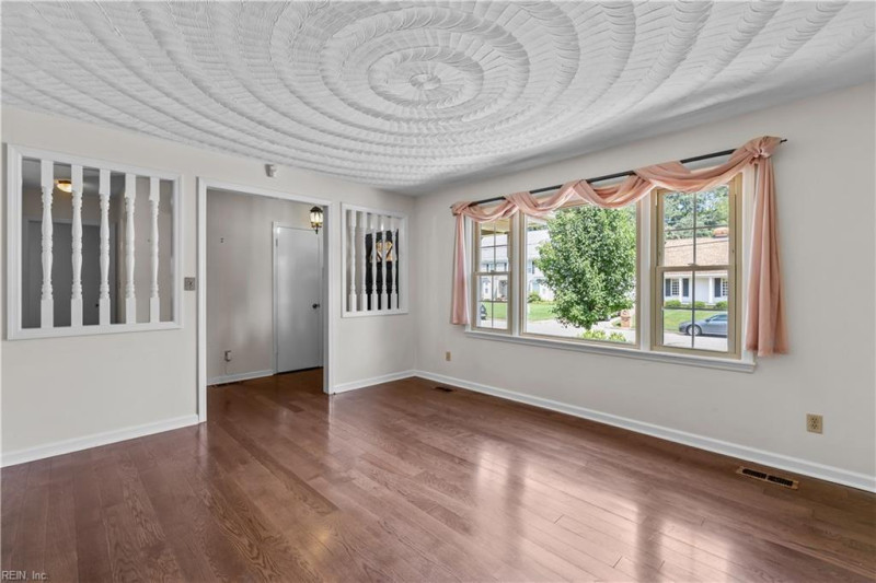 Photo 7 of 47 residential for sale in Virginia Beach virginia