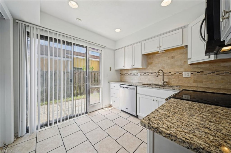 Photo 10 of 49 residential for sale in Virginia Beach virginia