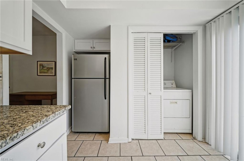 Photo 11 of 49 residential for sale in Virginia Beach virginia