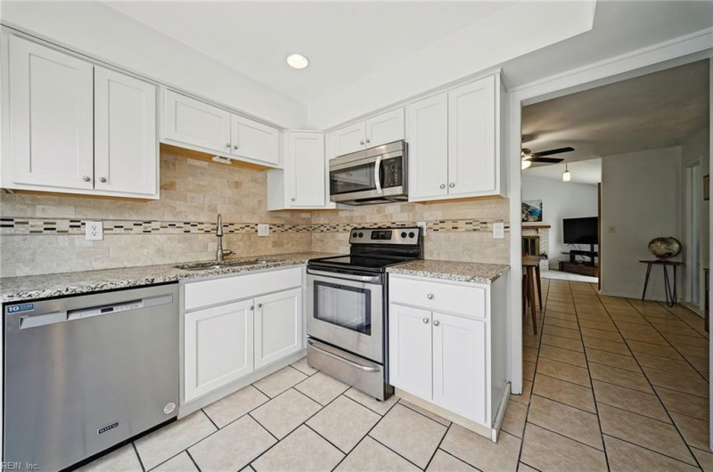 Photo 9 of 49 residential for sale in Virginia Beach virginia