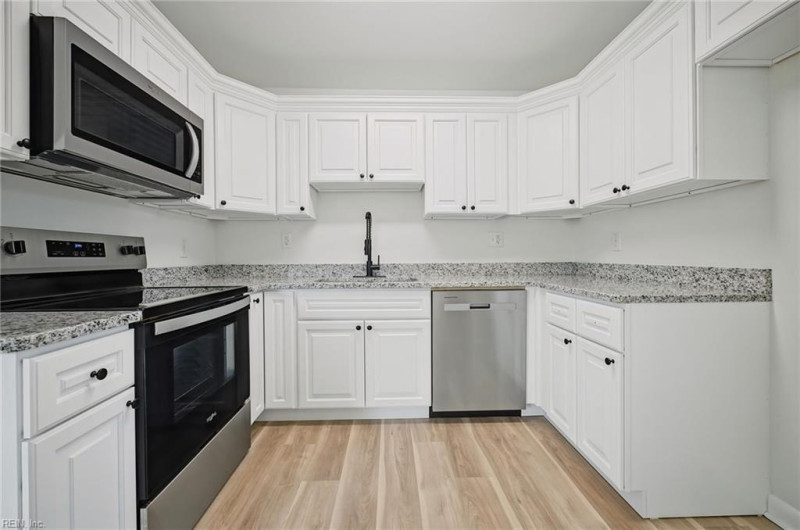 Photo 10 of 28 residential for sale in Hampton virginia