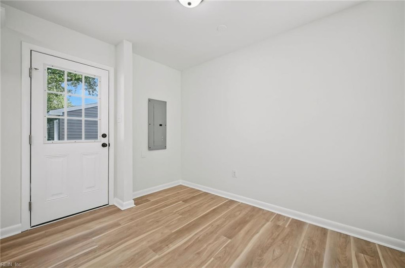 Photo 11 of 28 residential for sale in Hampton virginia