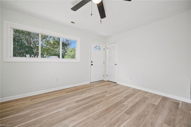 Photo 3 of 28 residential for sale in Hampton virginia