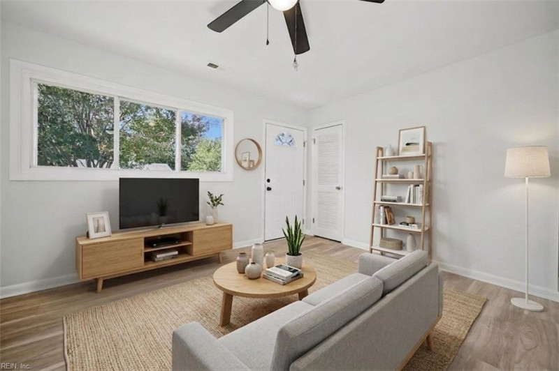Photo 4 of 28 residential for sale in Hampton virginia