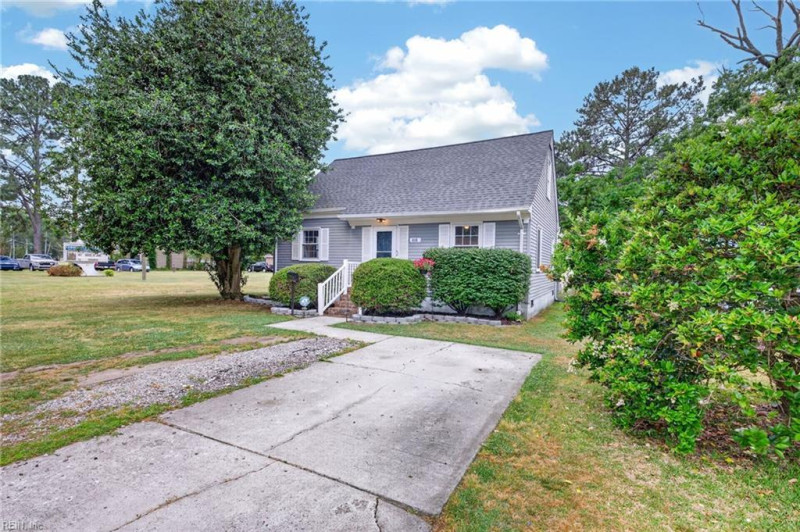 Photo 6 of 26 residential for sale in Newport News virginia