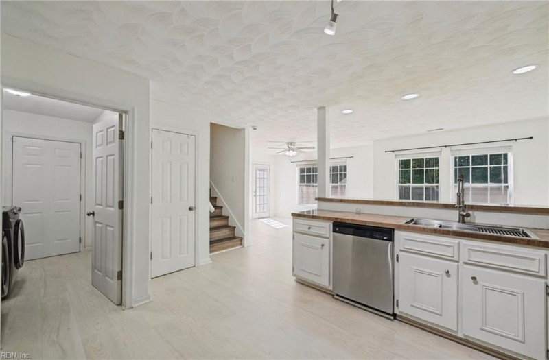 Photo 9 of 33 residential for sale in Suffolk virginia Photo 9 of 33 residential for sale in Suffolk virginia