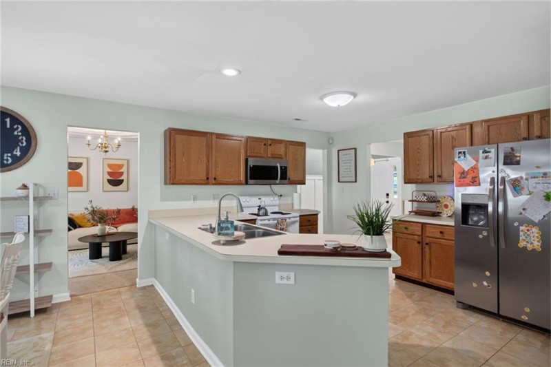 Photo 12 of 40 residential for sale in Suffolk virginia