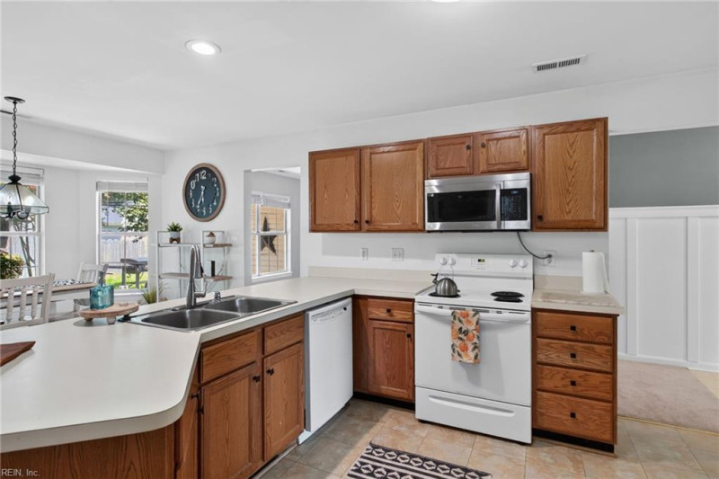 Photo 13 of 40 residential for sale in Suffolk virginia