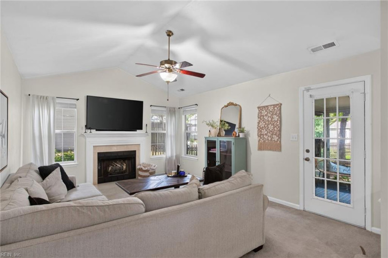 Photo 15 of 40 residential for sale in Suffolk virginia