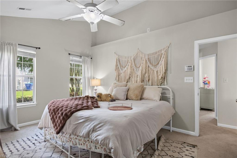Photo 19 of 40 residential for sale in Suffolk virginia