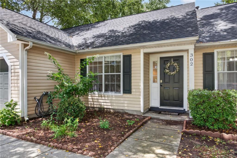 Photo 2 of 40 residential for sale in Suffolk virginia